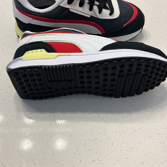 Puma sneakers size 13C - Picture 5 of 5